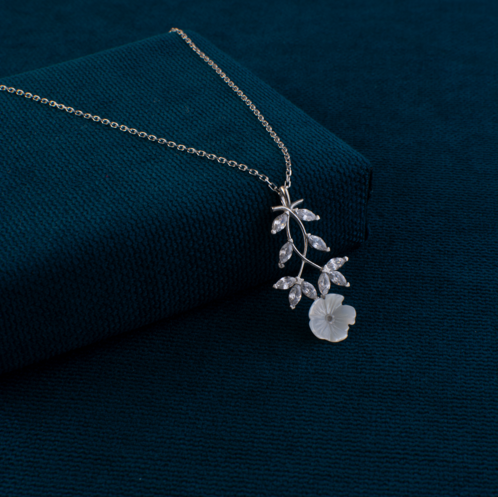 Dikenli-Gul-TasarimliiGumussKolye