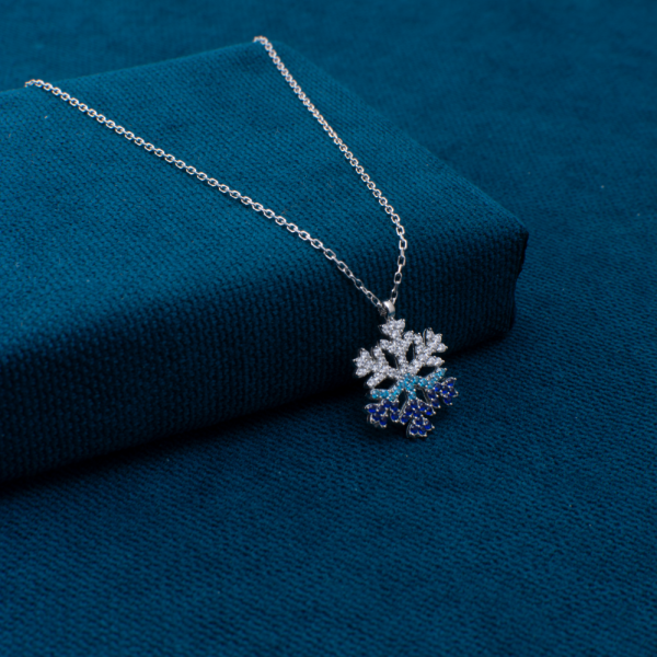 Kar-Tamesi-TasarimliiMavi-TasliiGumussKolye