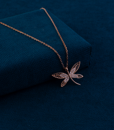 Kelebek-TasarimliiRose-Altin-Kolye