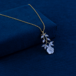 Mavi-Dikenli-Gul-TasarimliiAltin-Kolye