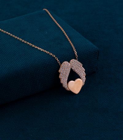 Melek-Kanadiive-Kalpli-Rose-Altin-Kolye