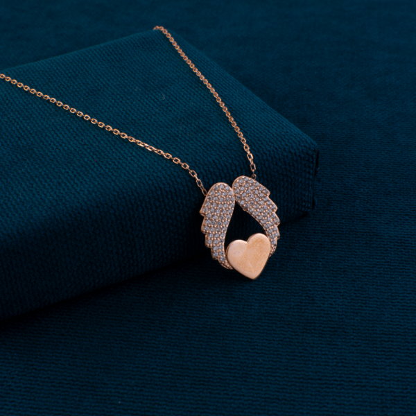 Melek-Kanadiive-Kalpli-Rose-Altin-Kolye