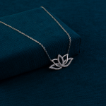 Nilufer-TasarimliiGumussKolye