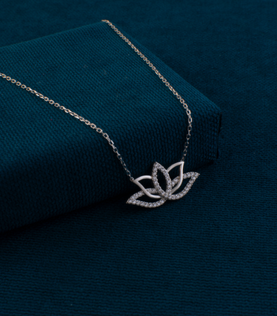 Nilufer-TasarimliiGumussKolye