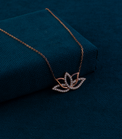 Nilufer-TasarimliiRose-Altin-Kolye