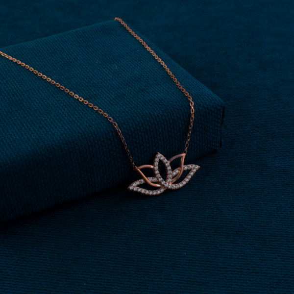 Nilufer-TasarimliiRose-Altin-Kolye