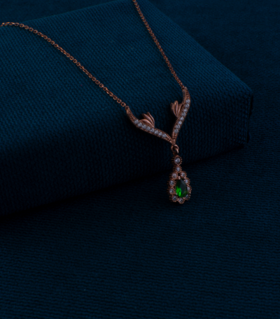 Yesil-TasliiRose-Altin-Kolye