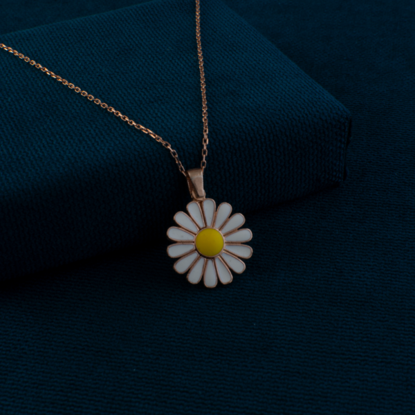 ciftlere-ozel-Acilan-cicekli-Rose-Altin-Kolye